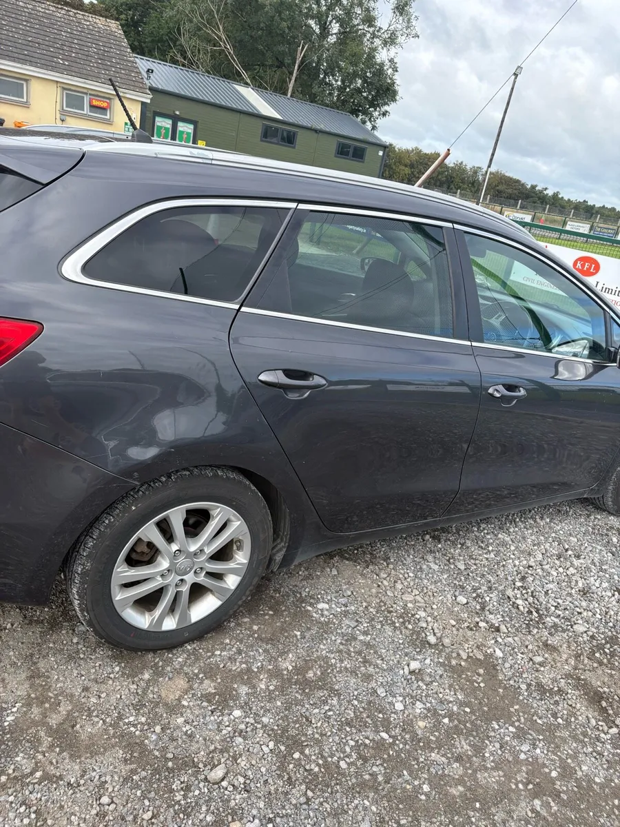 Kia ceed sports wagon - Image 4