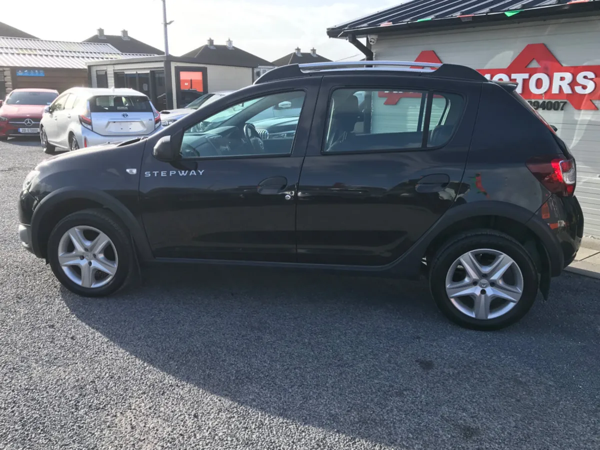 2015 Dacia Sandero Stepway - Image 2
