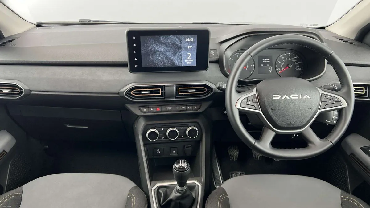 Dacia Sandero Stepway 1.0 TCe Extreme 5dr - Image 3