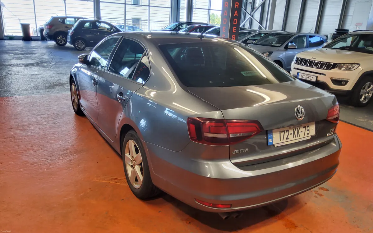 Volkswagen Jetta 2017 - Image 4