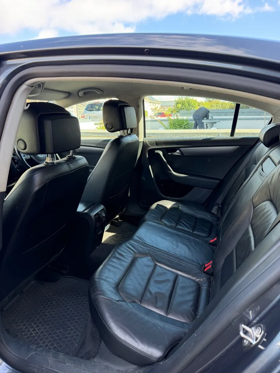 Volkswagen Passat 2011 2.0 TDI Automatic - Image 3