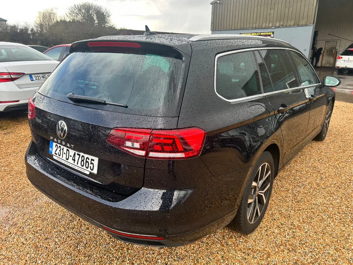 Volkswagen Passat SEL - Image 6