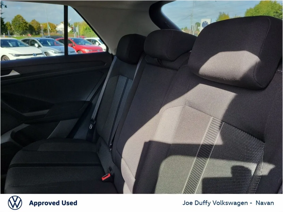 Volkswagen T-Roc LIFE 1.0TSI 110HP - Image 6
