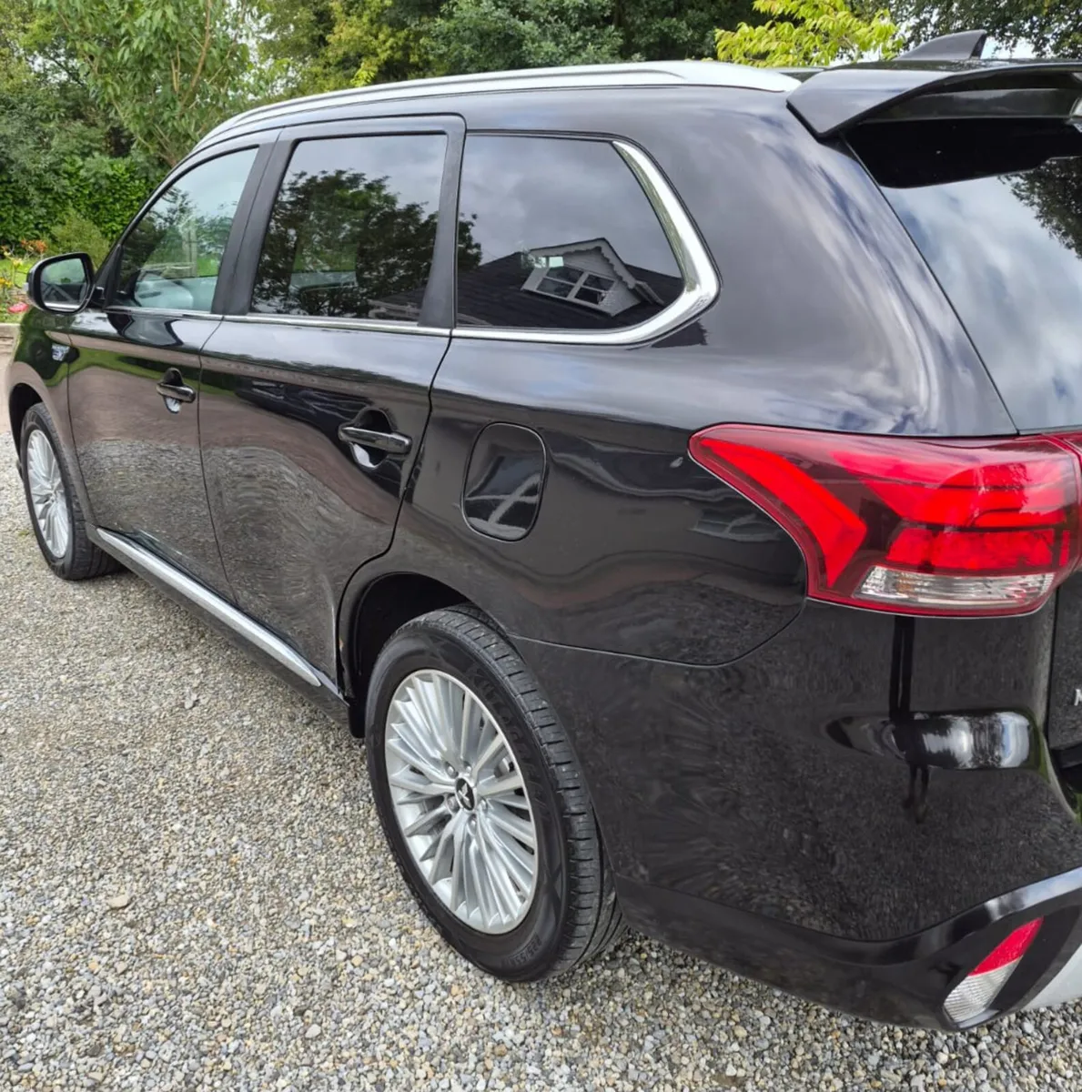 4wd 2.4 Petrol Hybrid - Image 3