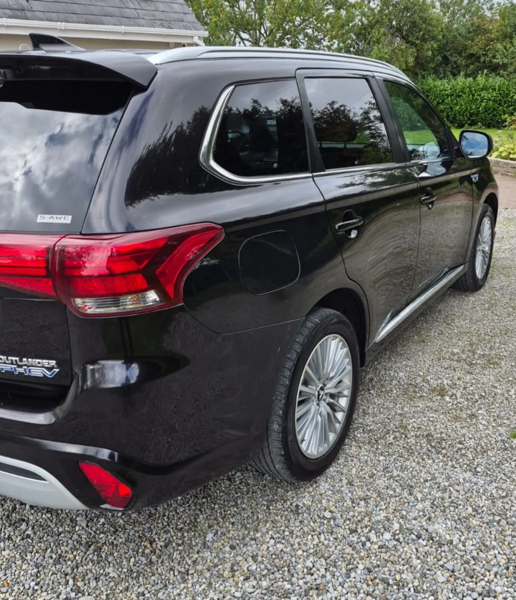4wd 2.4 Petrol Hybrid - Image 4