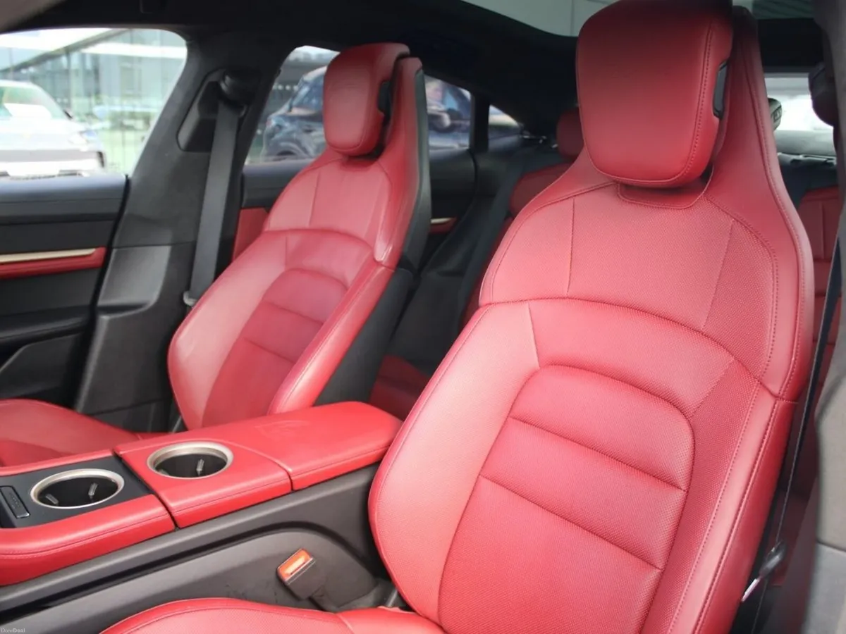 Porsche Taycan Turbo - Image 5