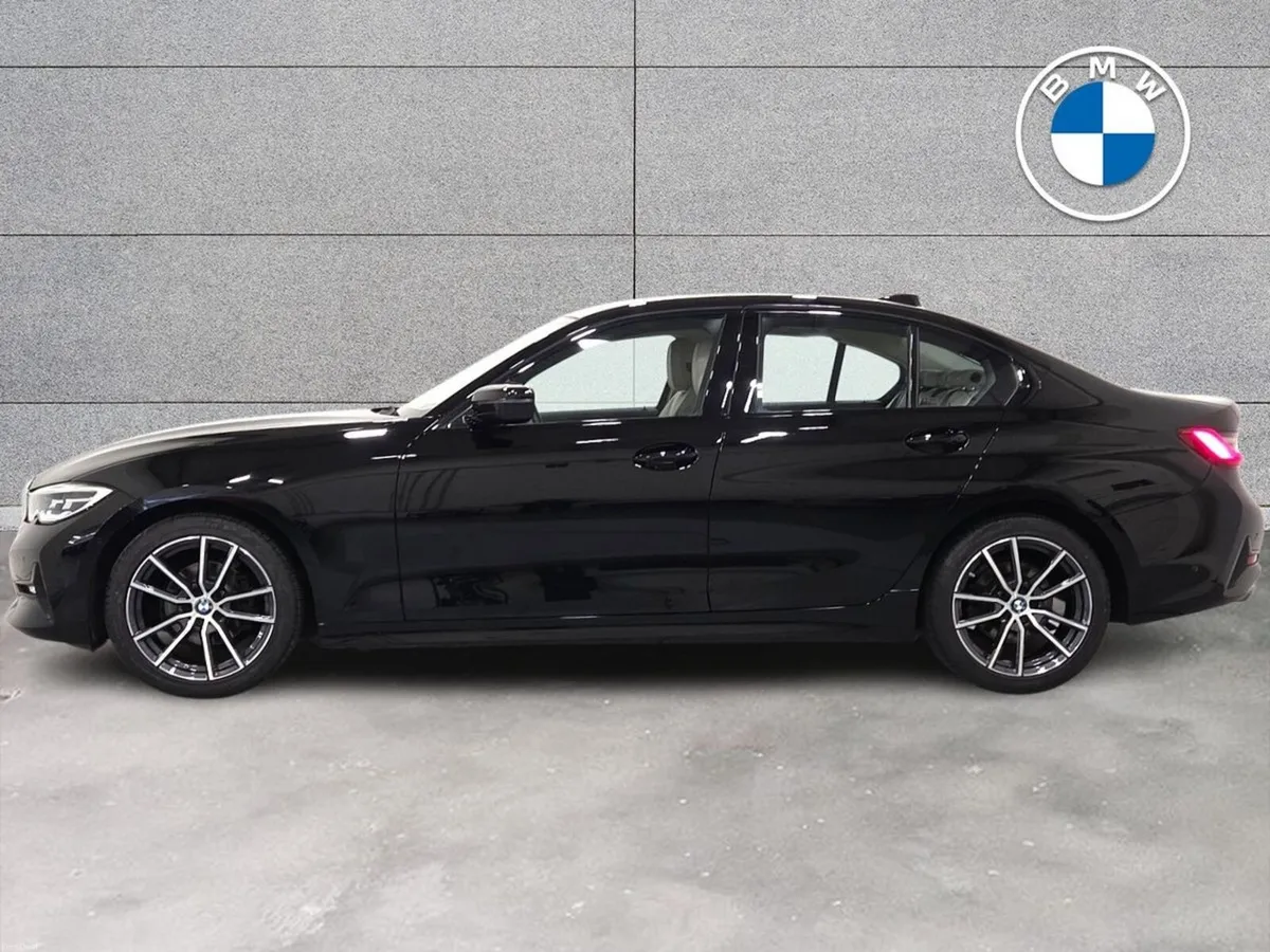 BMW 3-Series 318d Sport Saloon - Image 3