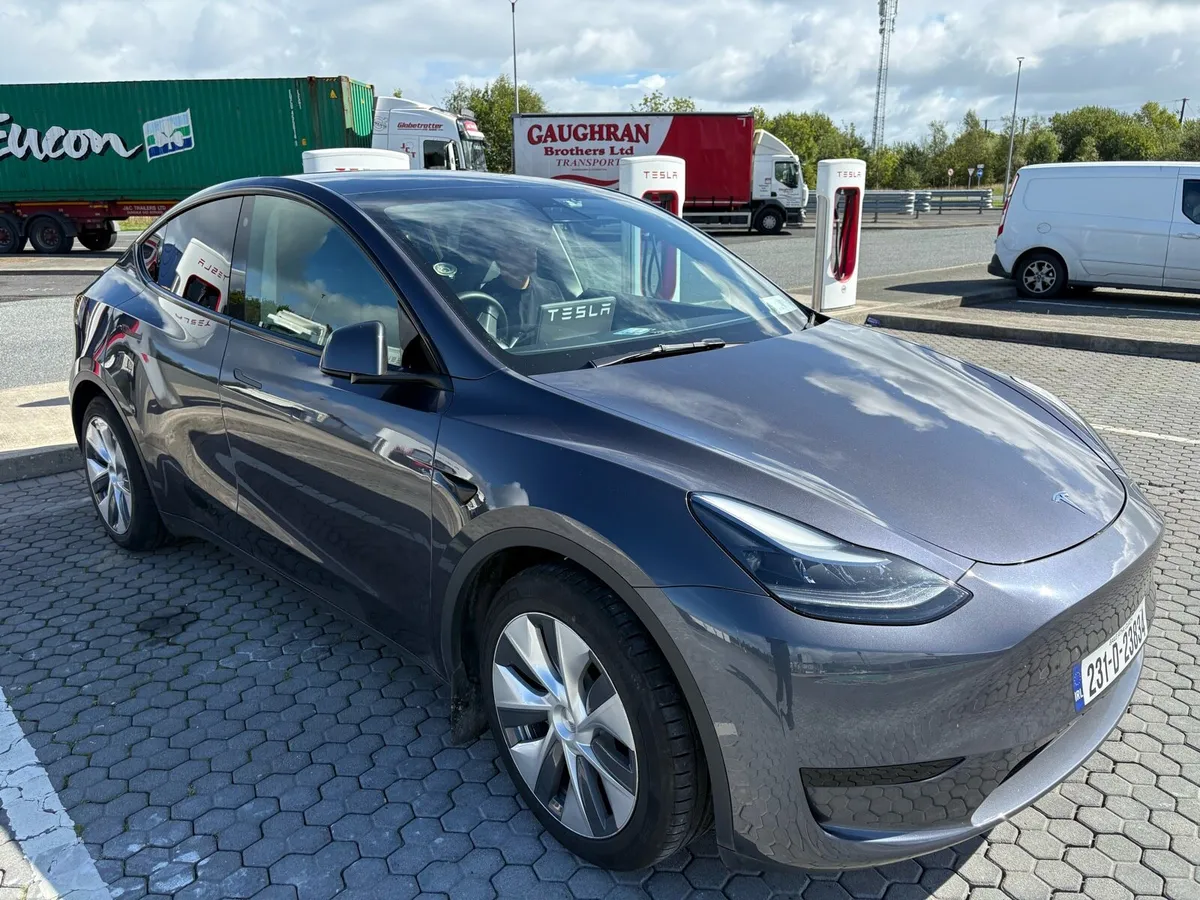 Tesla Model Y RWD.    LOW MILEAGE   2023 - Image 1