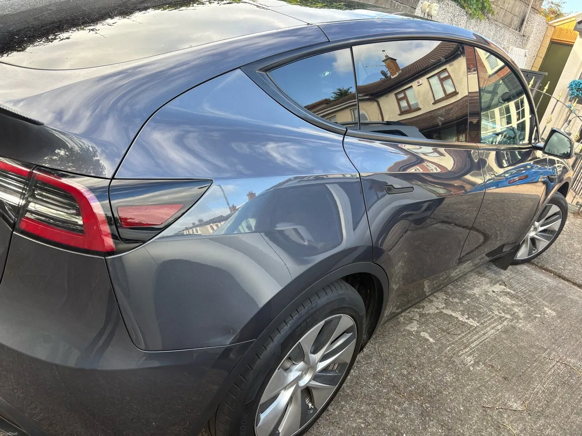 Tesla Model Y RWD.    LOW MILEAGE   2023 - Image 6