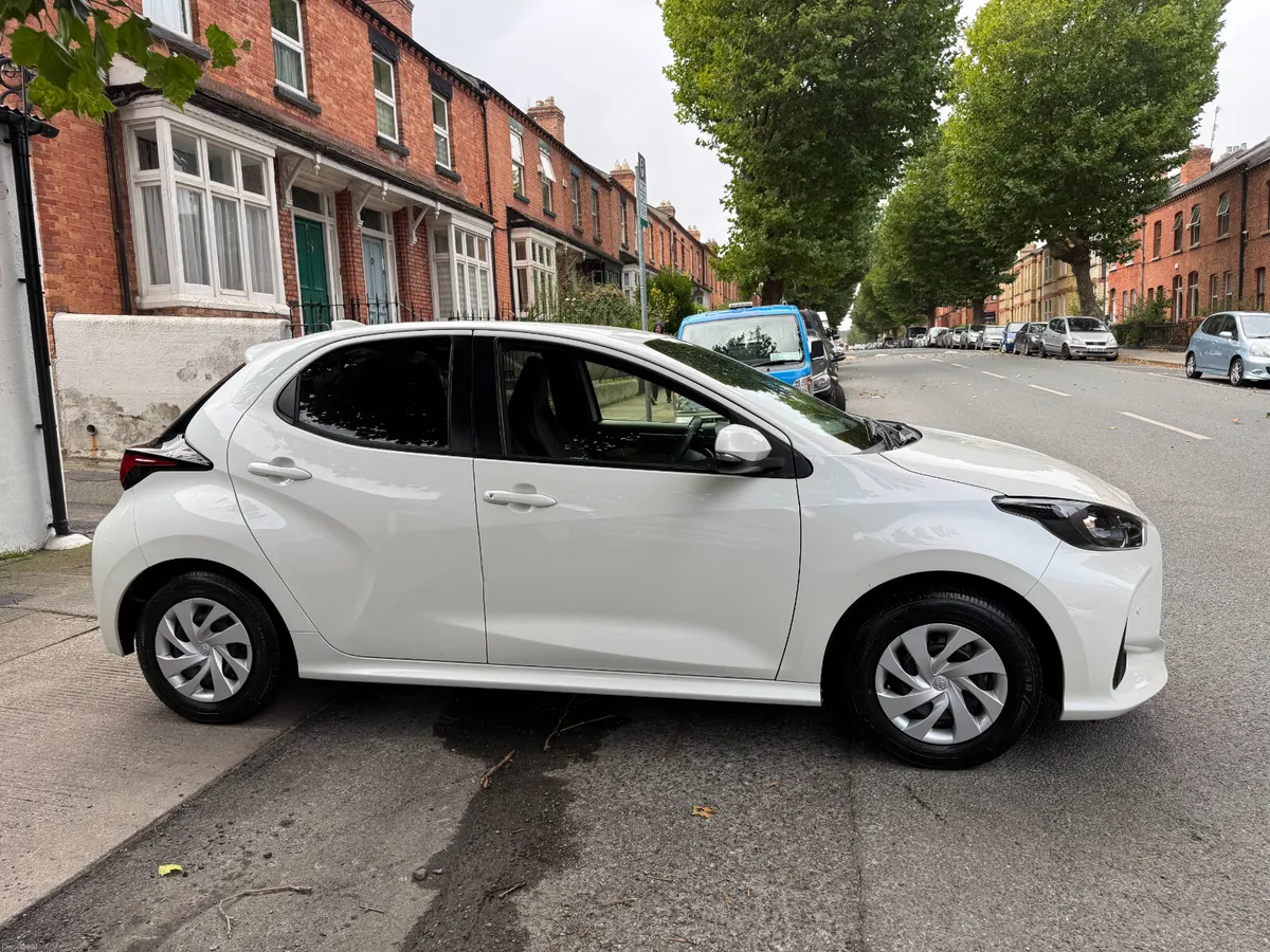 2022 Toyota Yaris, Hybrid Automatic, New Nct 10/28 - Image 4