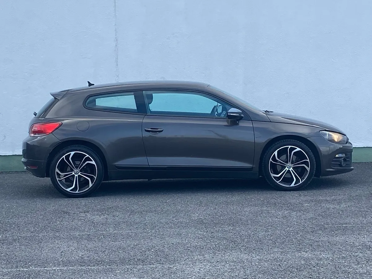 Volkswagen Scirocco 2.0 TDi low mileage - Image 5