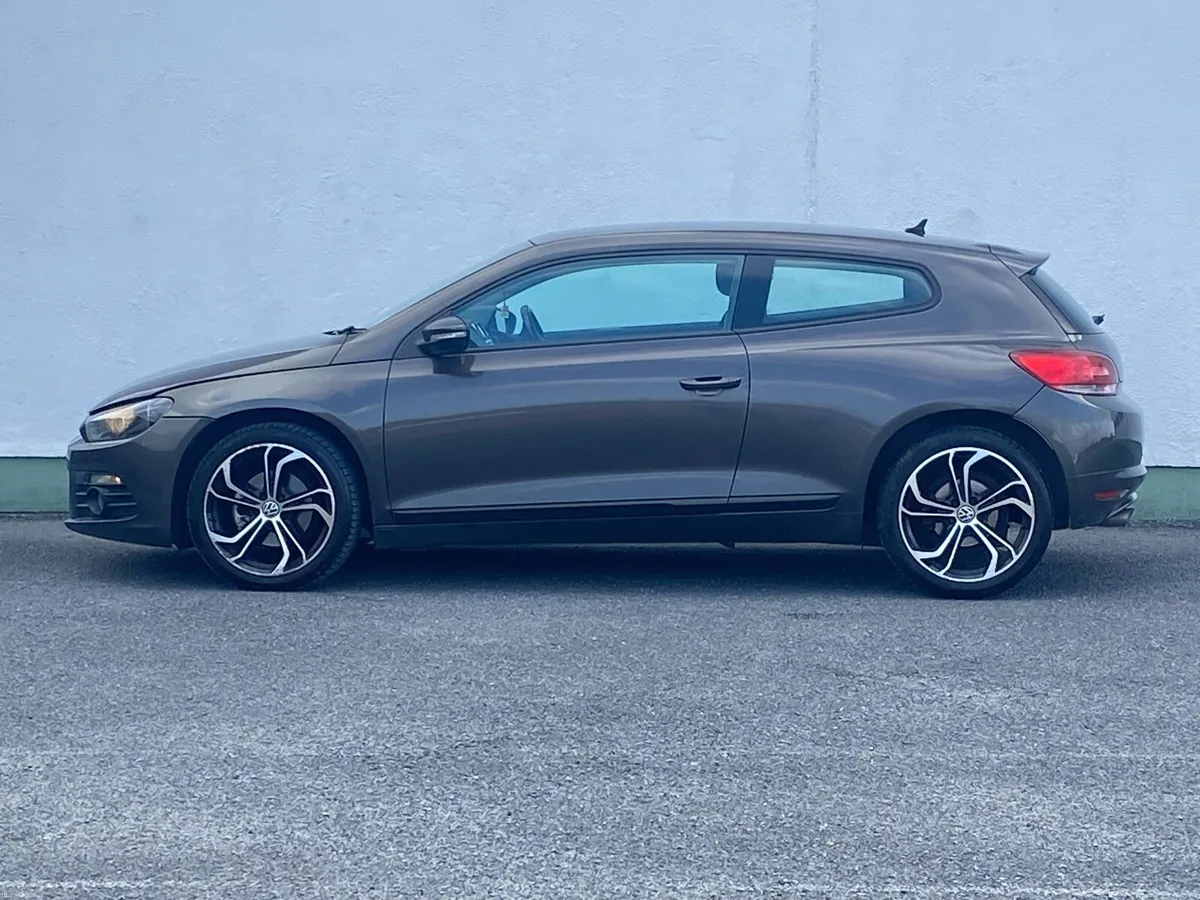 Volkswagen Scirocco 2.0 TDi low mileage - Image 6