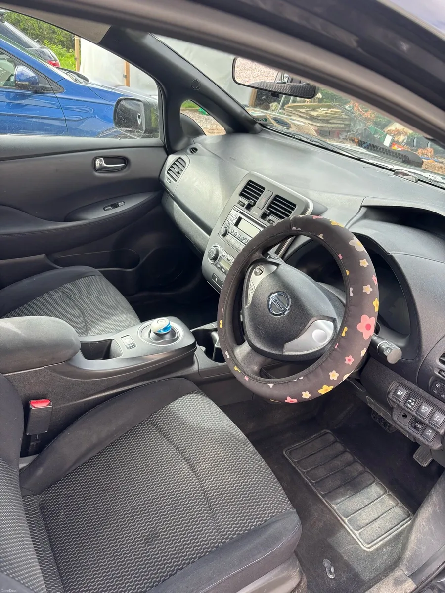 Nissan Leaf 2014 automatic - Image 6