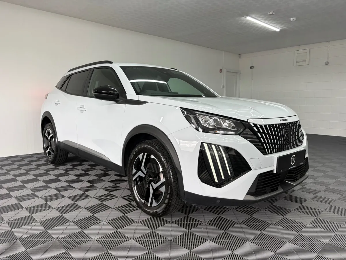 Peugeot 2008 Allure 1.2 2024 - Image 4
