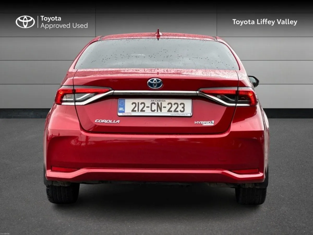Toyota Corolla COROLLA HYBRID SALOON LUNA SPORT - Image 4