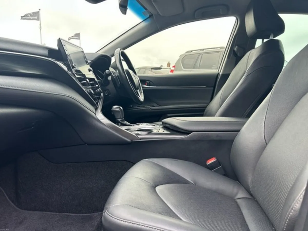 Toyota Camry CAMRY PLATINUM EDITION - Image 6