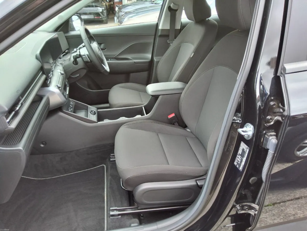 Hyundai KONA HYBRID SIGNATURE ** VERY LOW KMS ** - Image 6