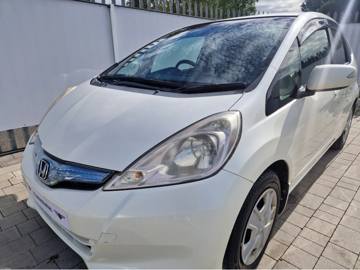 Honda Fit 1.3PETROL HYBRID AUTO - Image 5