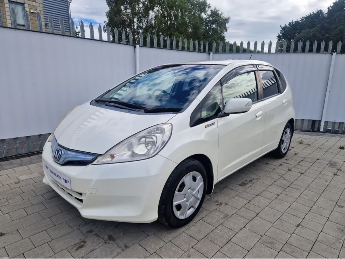 Honda Fit 1.3 PETROL HYBRID AUTO - Image 4