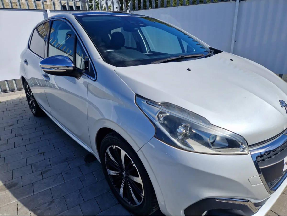 Peugeot 208 1.2 PETROL AUTO - Image 2