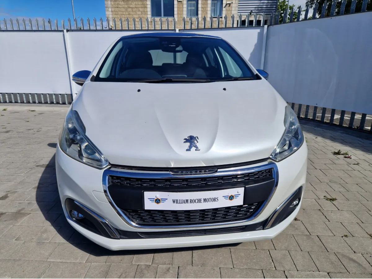 Peugeot 208 1.2 PETROL AUTO - Image 3