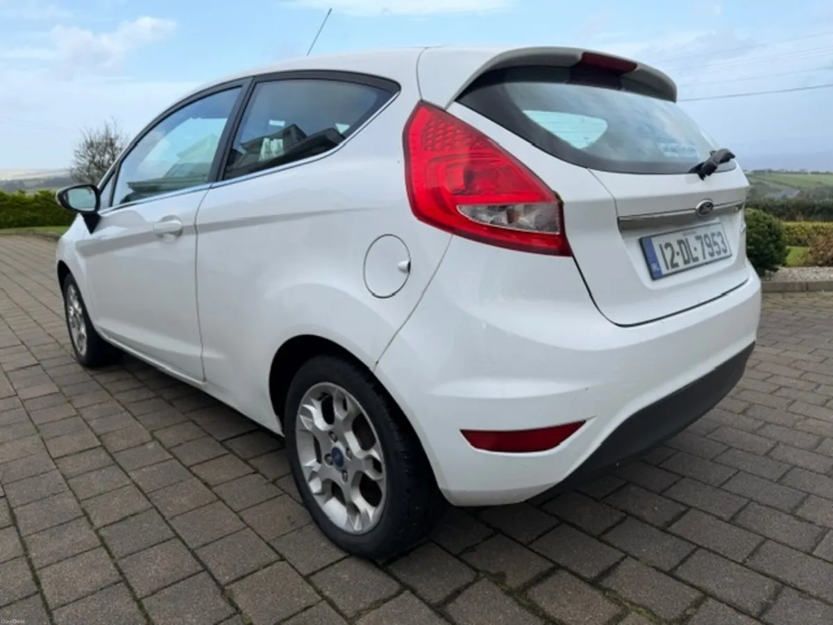 Ford Fiesta 2012 - Image 2