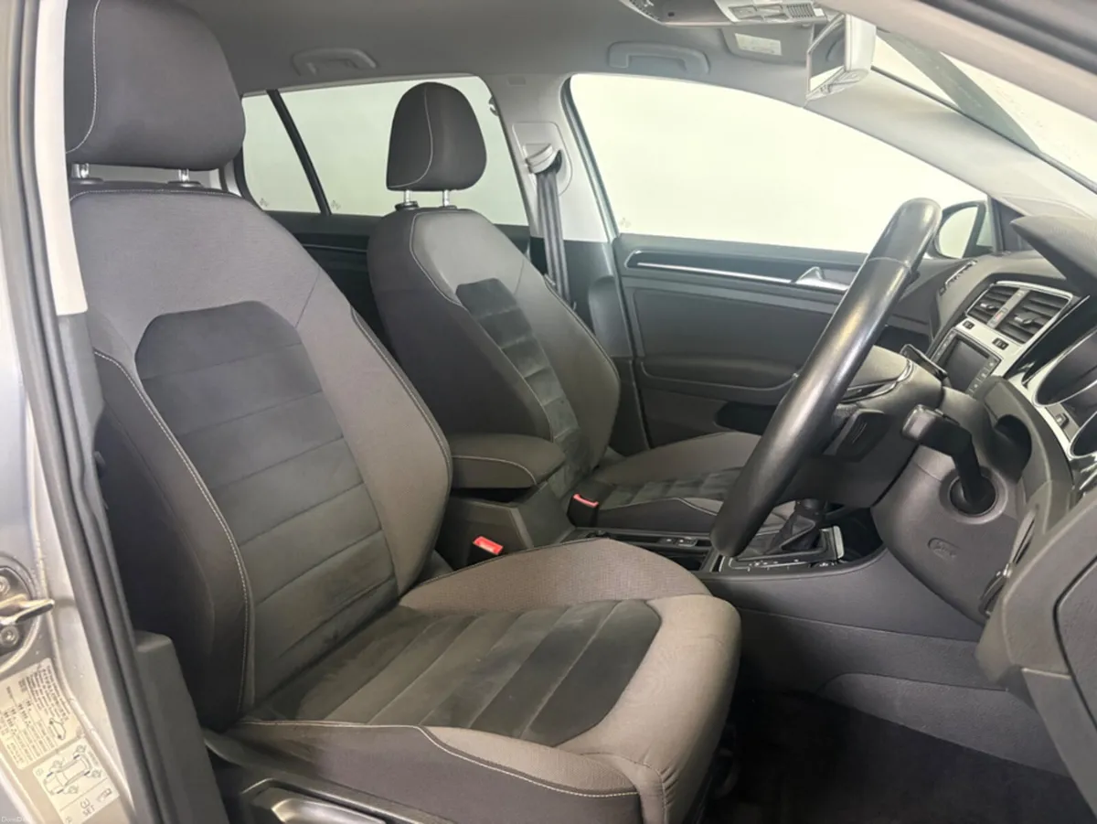 Volkswagen Golf 1.2 DBA-AUCJZ 5DR AUTO - Image 5
