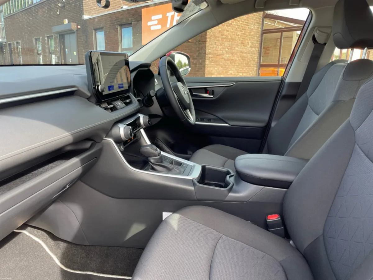 Toyota RAV4 - Luna Edition - Great Value - 2.5 Hyb - Image 6