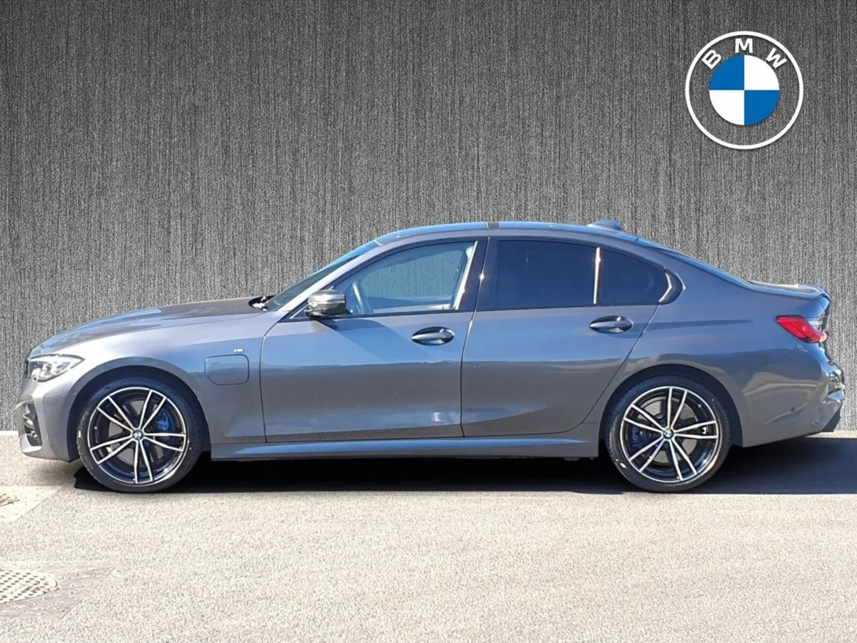 BMW 3-Series 330e M Sport Saloon - Image 3