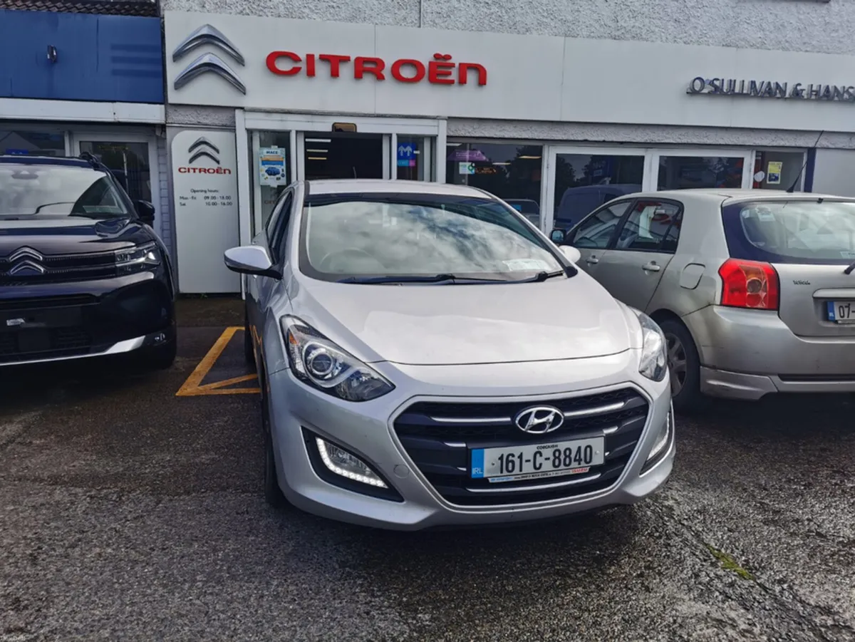 Hyundai i30 DELUXE 4DR 5DR - Image 2