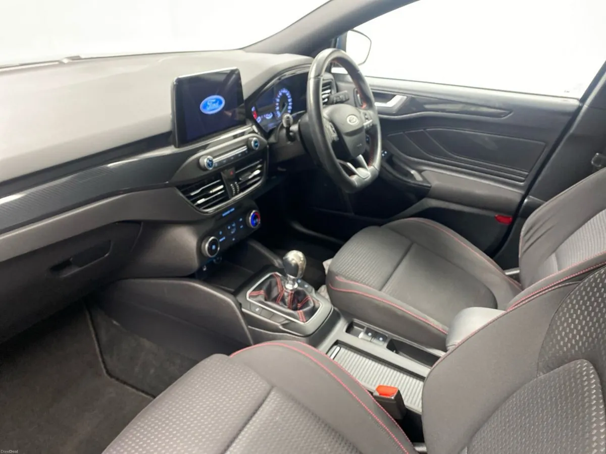 Ford Focus 1.0 EcoBoost 125PS ST-Line - Image 2