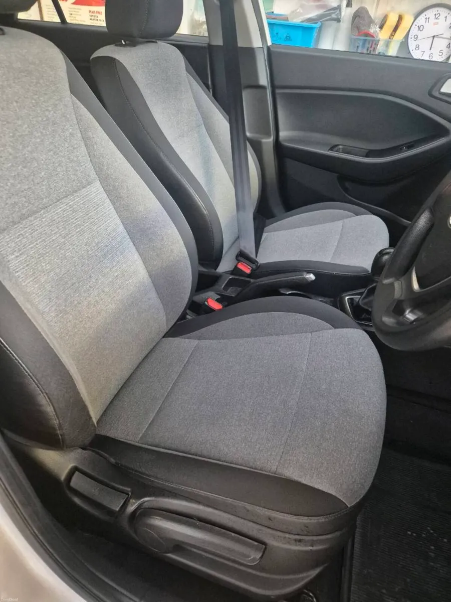 Hyundai 1.2 nct sept 2027  1 owner - Image 4