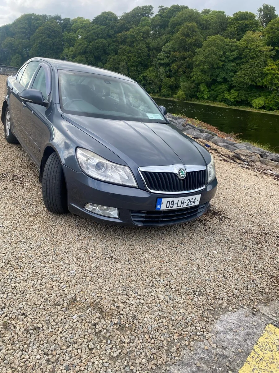 Car - Image 3