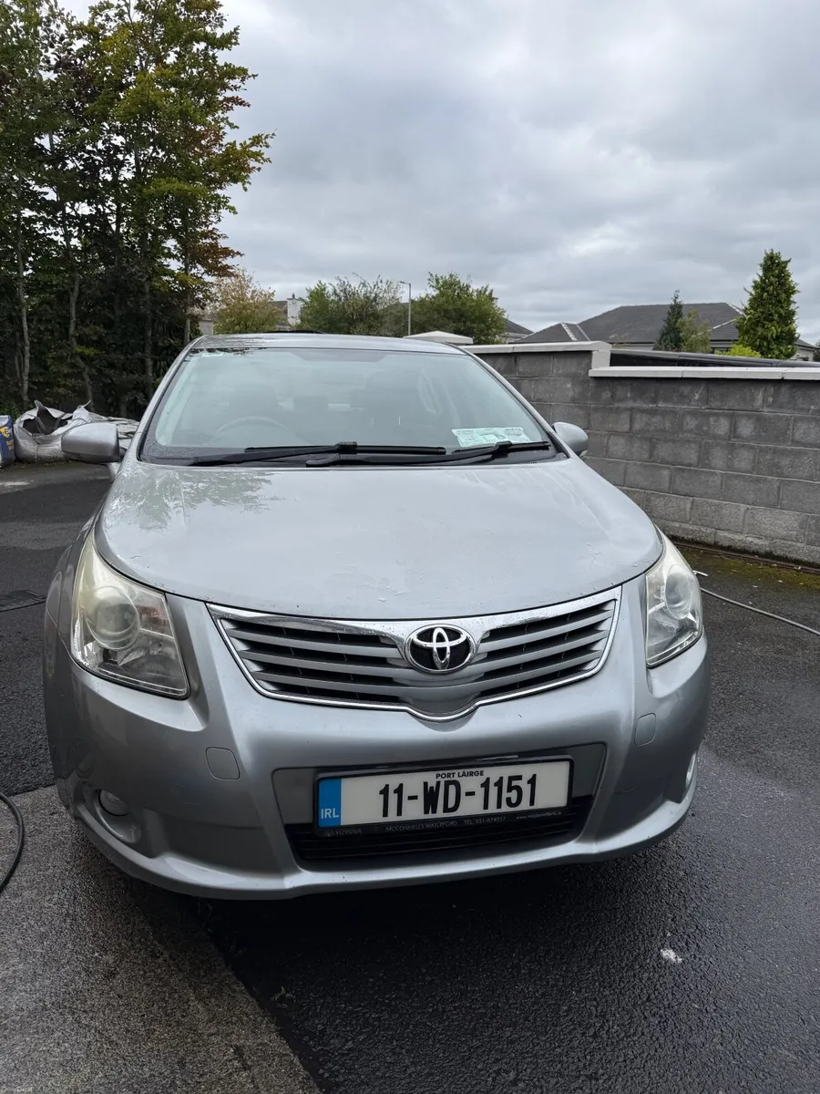 Toyota Avensis 2011 - Image 1