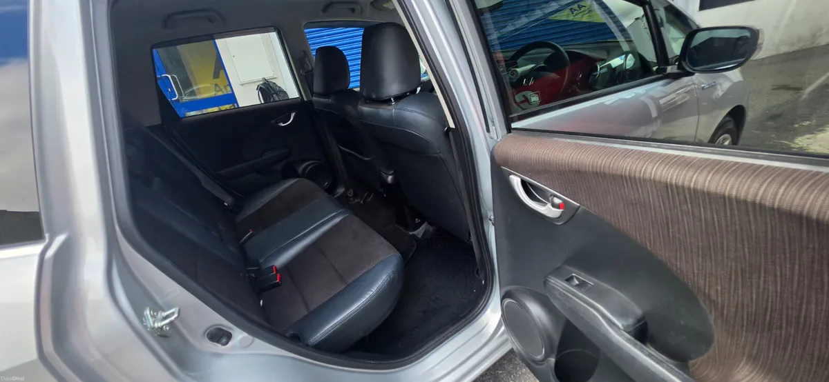 Honda Fit Hybrid Low Mileage - Image 6