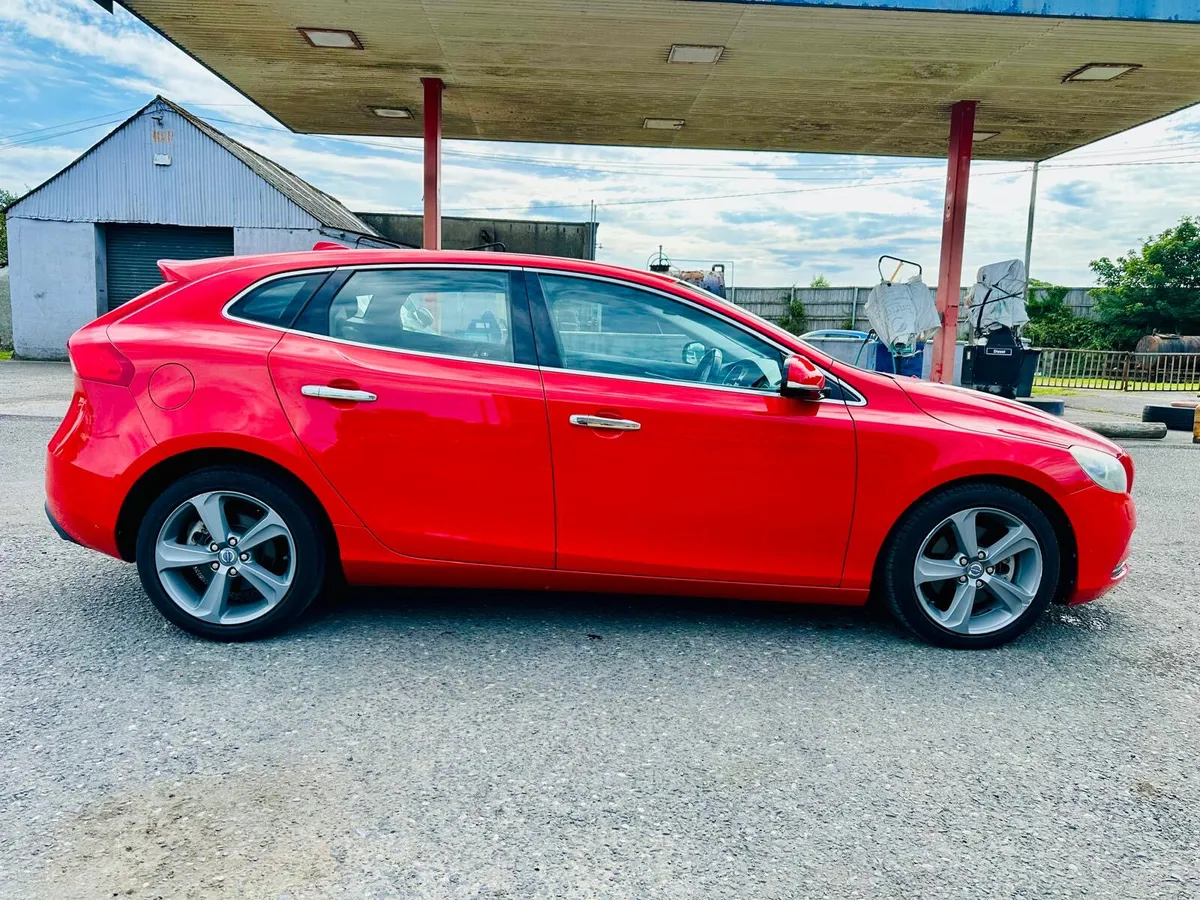 Volvo V40 2015 1.6 T2 ES AUTOMATIC VERY LOW MILEAG - Image 3
