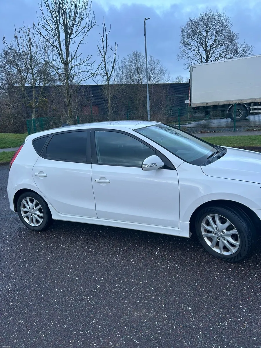 Car - Image 3