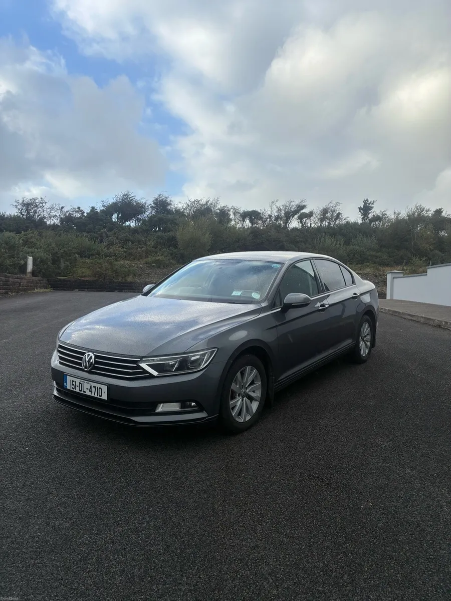 2015 Volkswagen Passat - Image 1