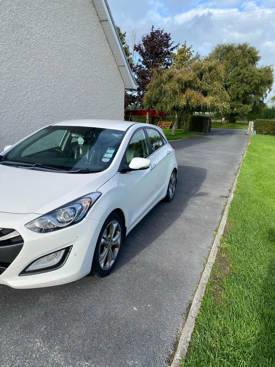 Hyundai i30 premium - Image 2