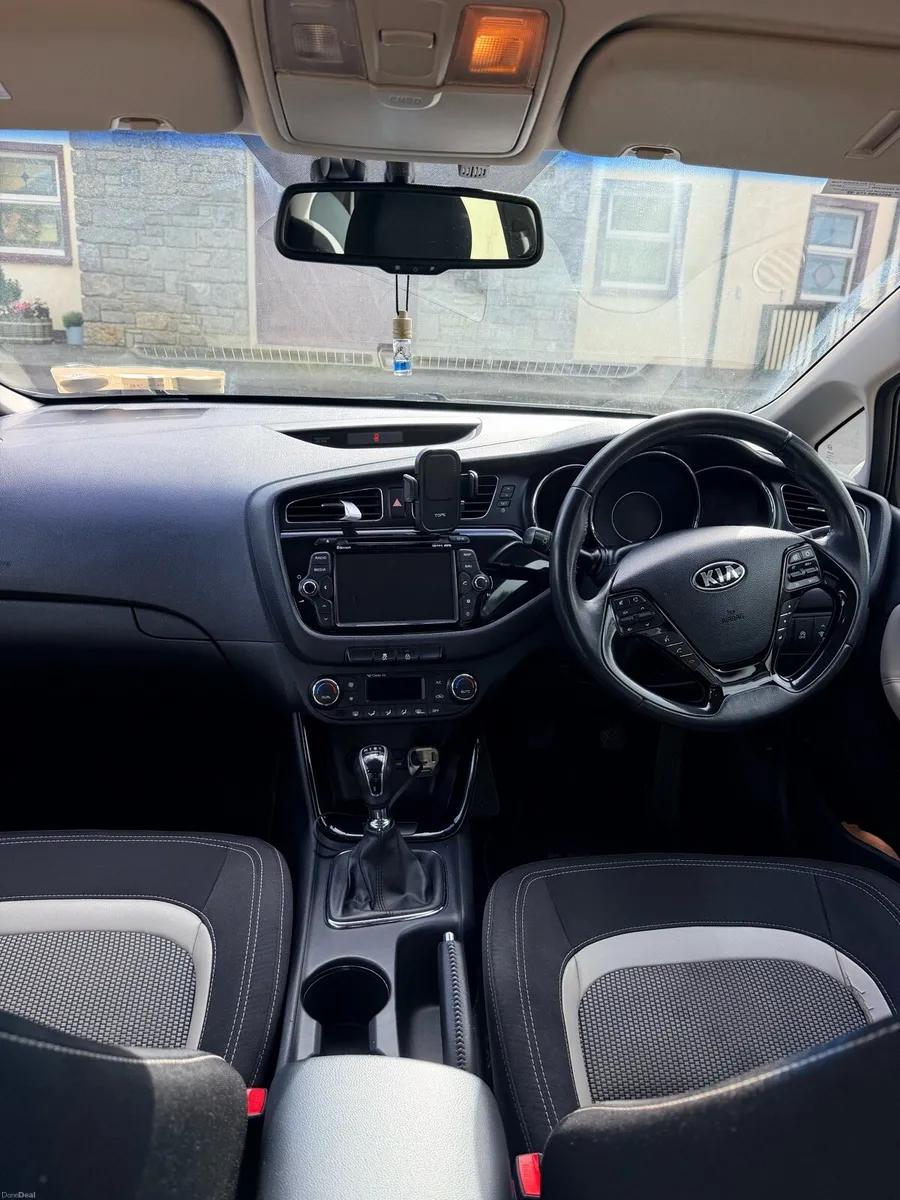 Kia Ceed 2012 1.6 diesel - Image 6