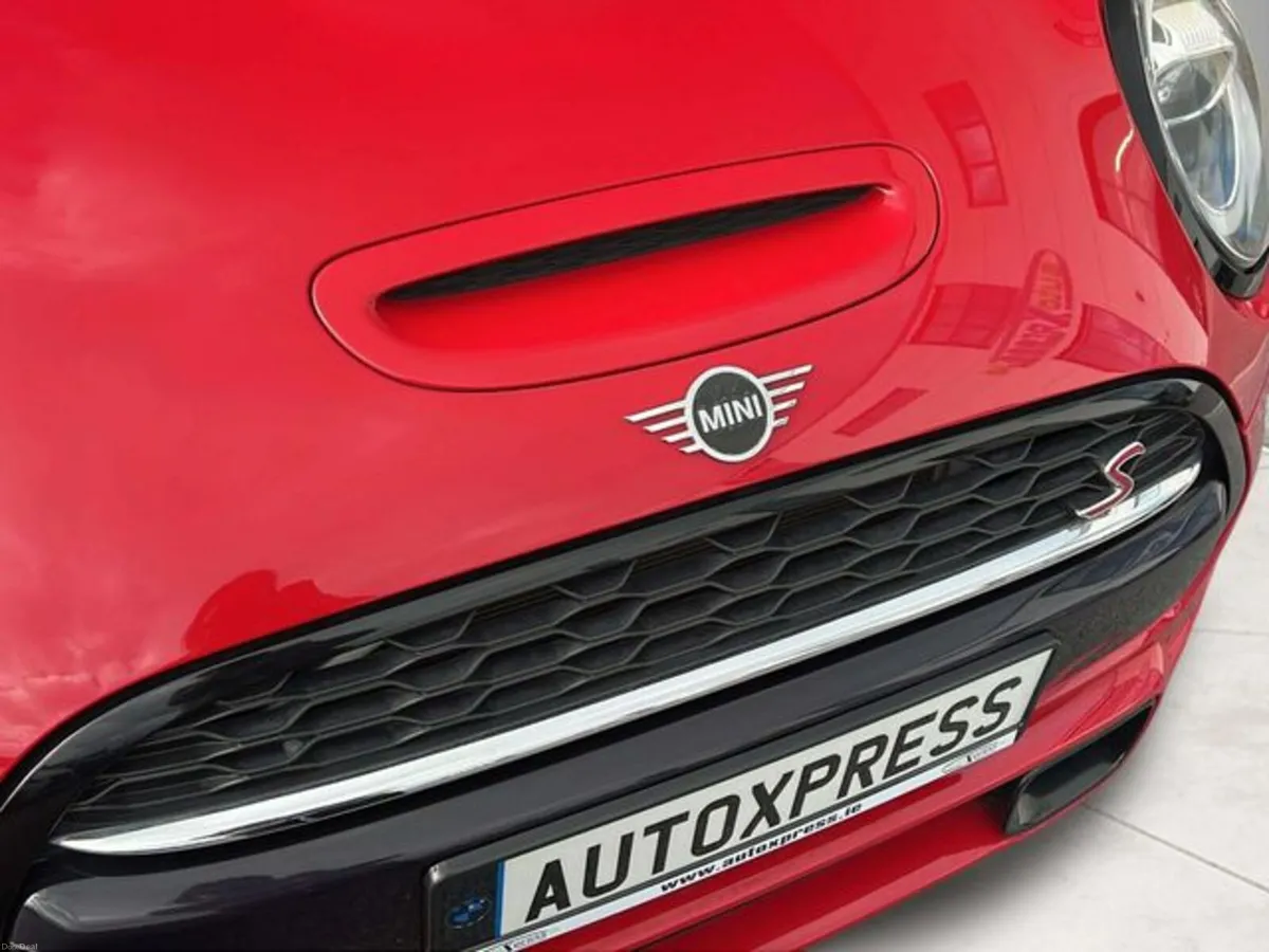 Mini Cooper D 2.0 Automatic, Reversing camera - Image 3