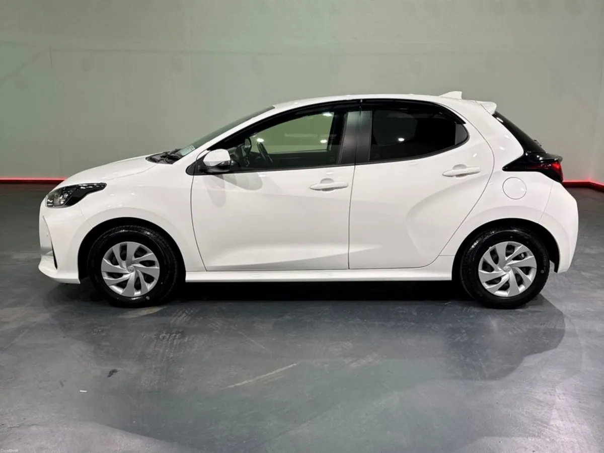 Toyota Yaris HYBRID 1.5L PETROL AUTOMATIC - REVERS - Image 6
