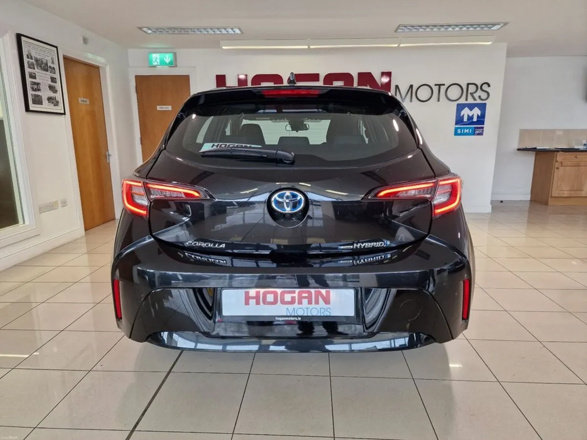 Toyota Corolla Hybrid Luna 5DR H/B Automatic - Image 5