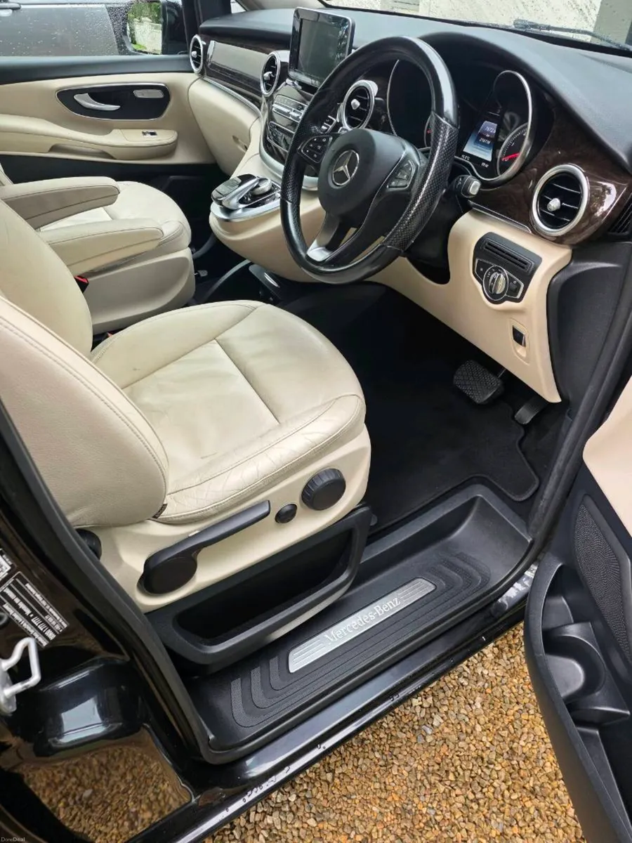 Car - Image 5