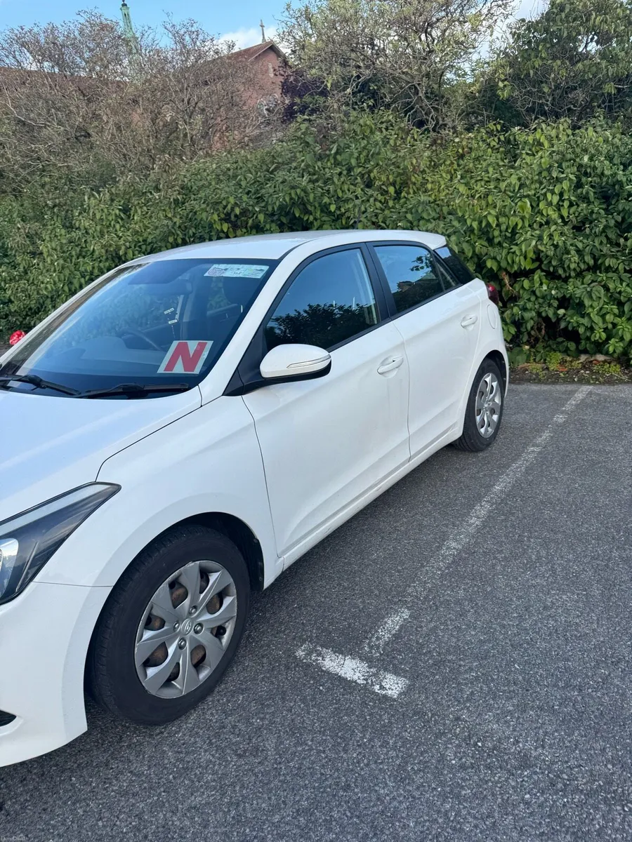 2016 HYUNDAI I20 - 76k KMS - EXCELLENT CONDITION - Image 4