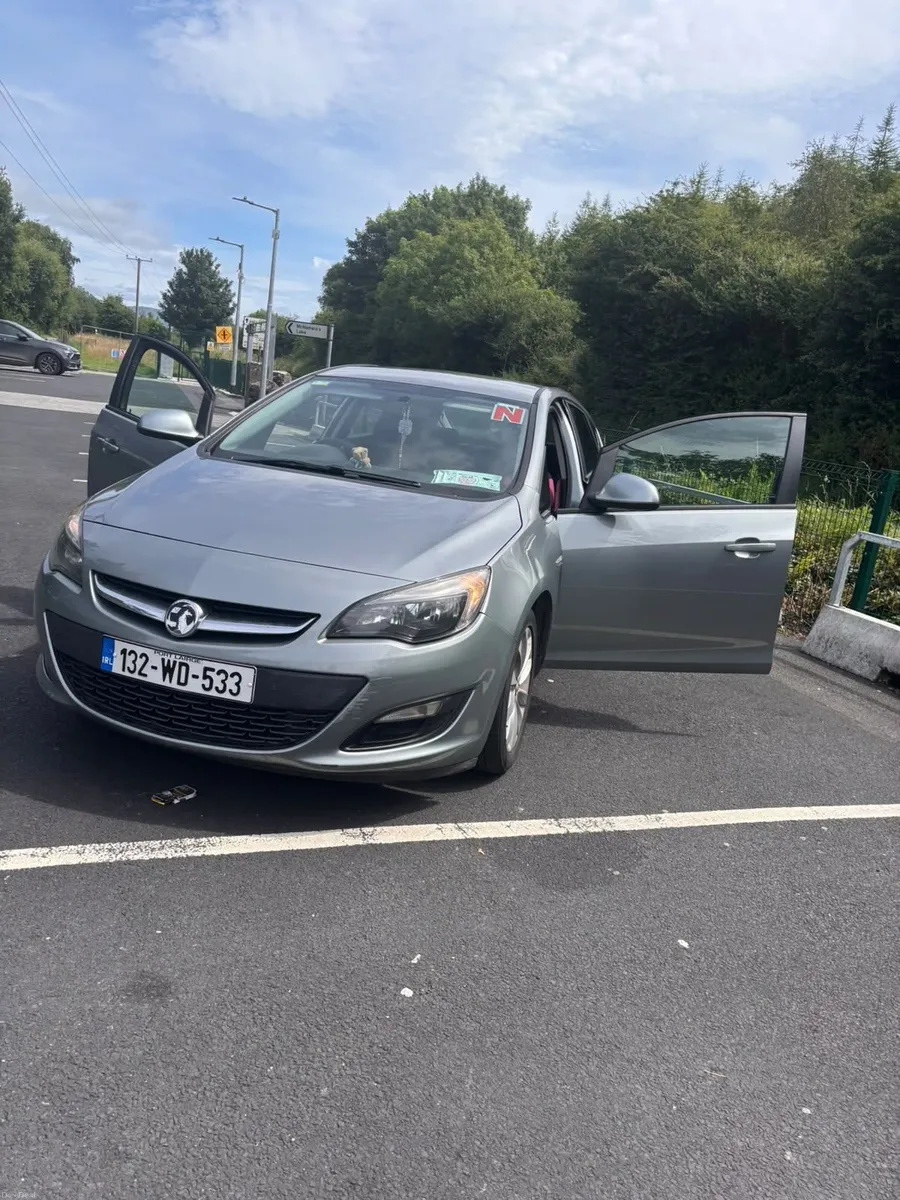 Vauxhall Astra 2013 - Image 2