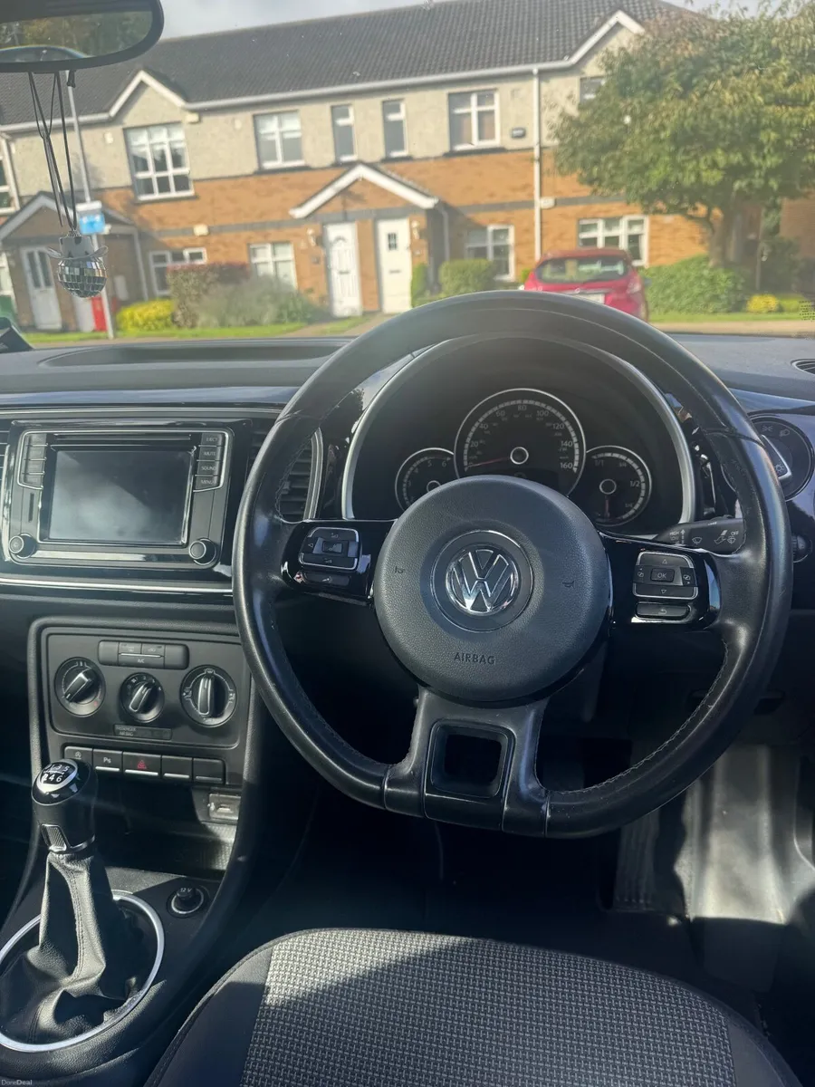 Volkswagen Beetle 2015 - Image 3
