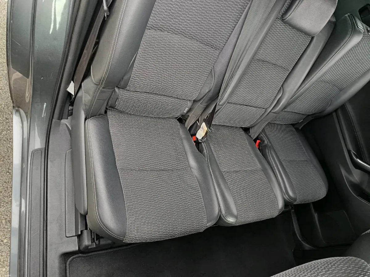 Car - Image 3
