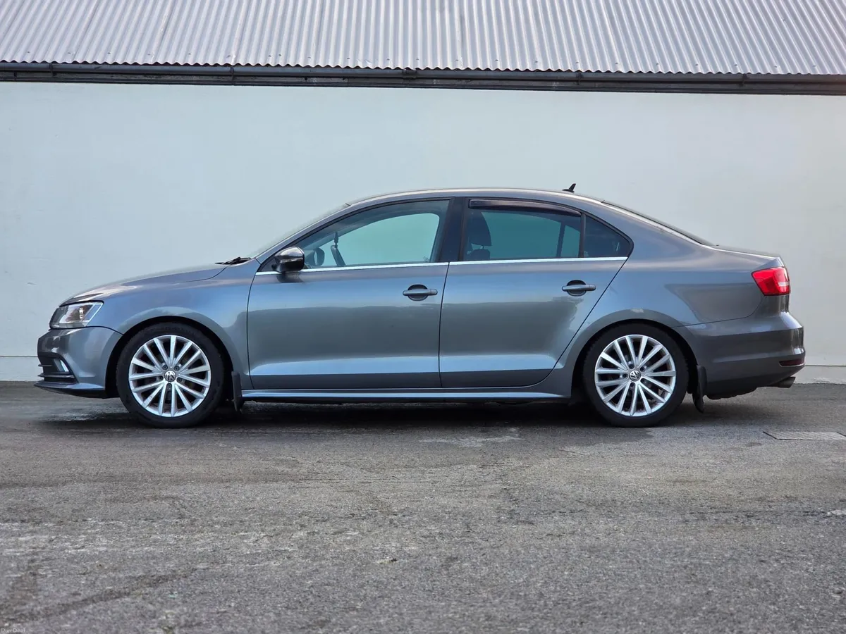Volkswagen Jetta 2015 - Image 4