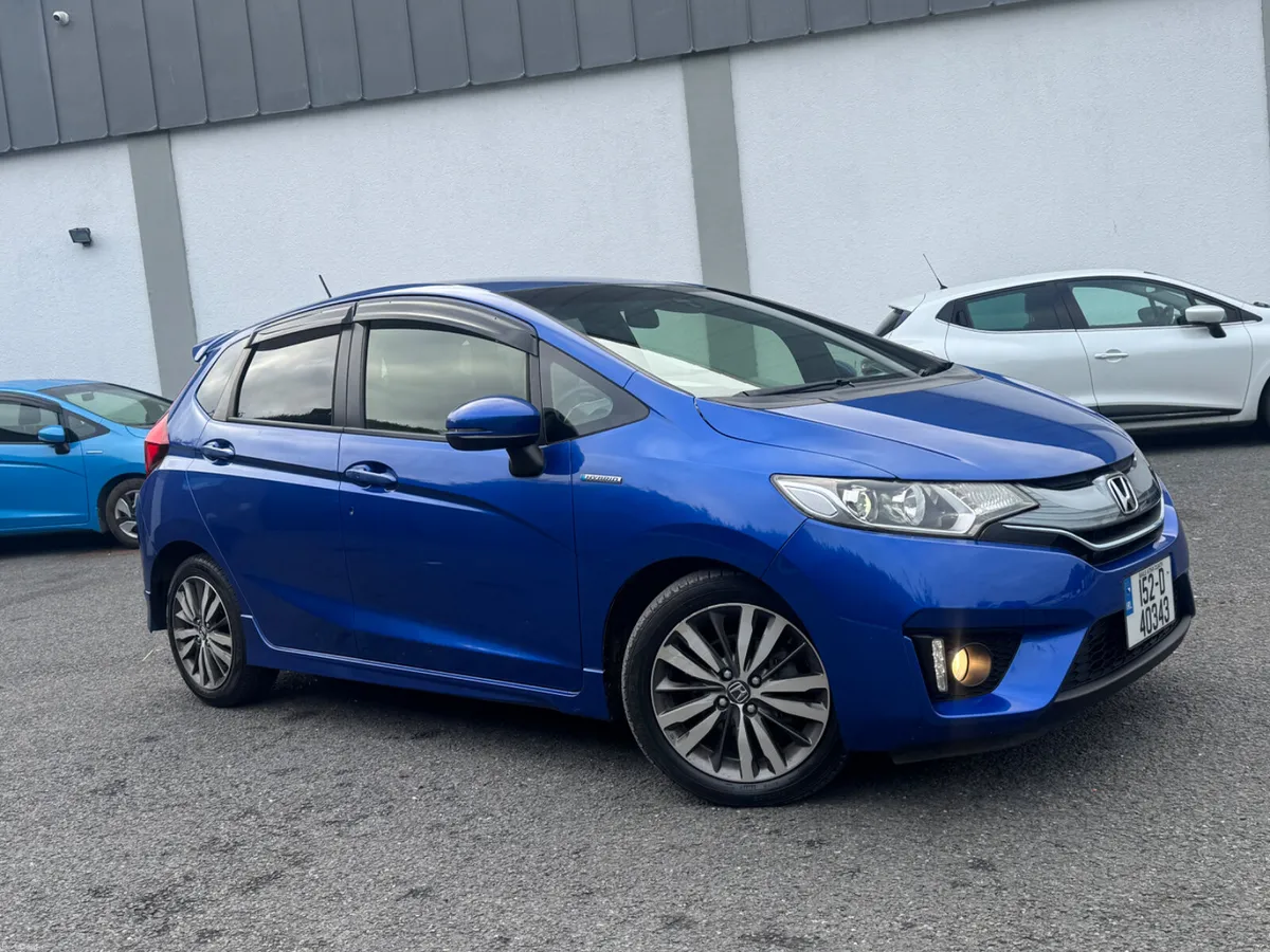 Honda Fit 2015 Automatic hybrid Full option - Image 2